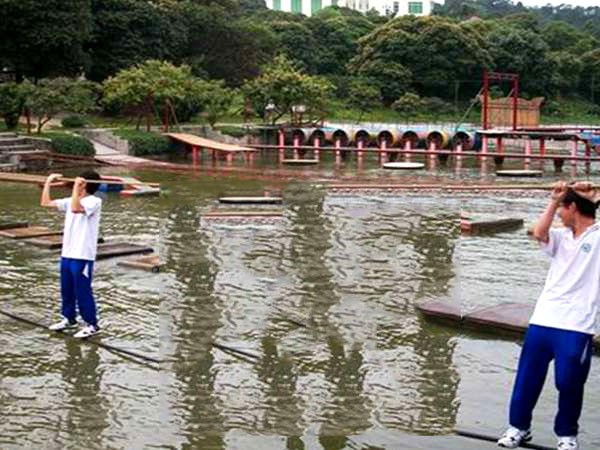 水上鋼絲