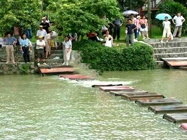 踏水無痕